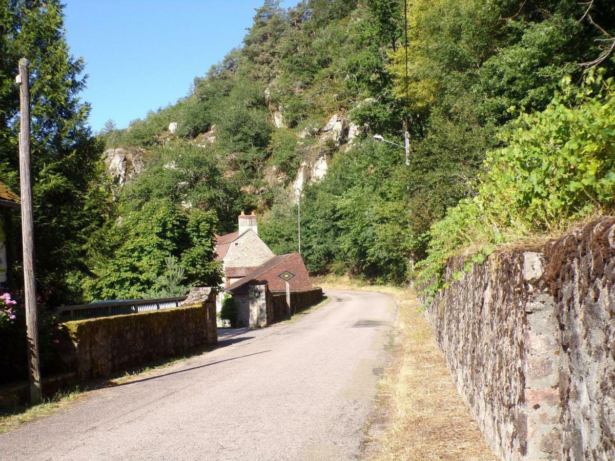 Gite "La Meluzine" Au Bord De La Riviere, Avallon, Vezelay, Morvan Magny  Exteriör bild